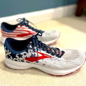 Brooks Men’s Size 11 Patriotic Running Sneaker